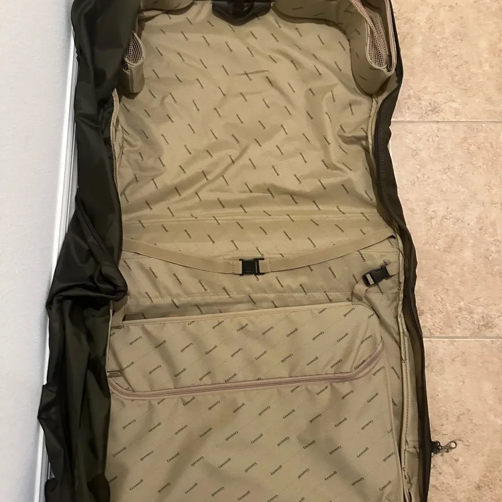 Vtg Geonardi Dark Green CANVAS Fold Out Carrier GARMENT BAG SUITCASE 44”x24”
